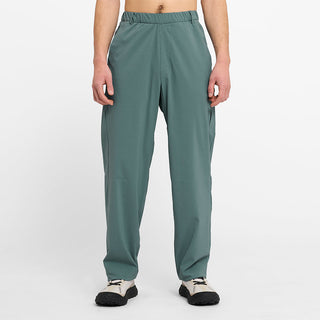 Model_Text: model is 5'10" and wears a medium