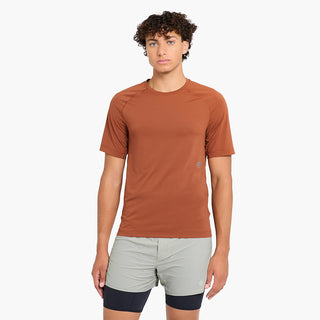 Model_Text: model is 6'2" and wears a medium
