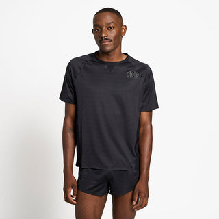 Model_Text: model is 6'0" and wears a medium