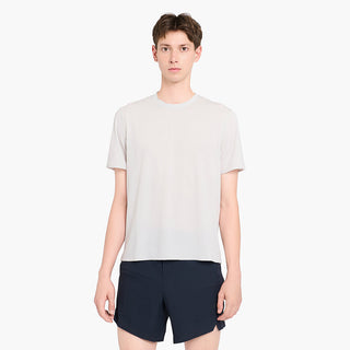 Model_Text: model is 6'3" and wears a medium