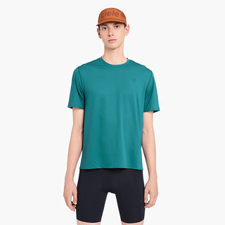 Model_Text: model is 6'3" and wears a medium