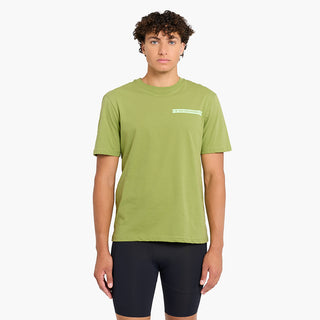 Model_Text: model is 6'2" and wears a medium