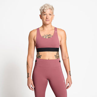 Model_Text: model is 5'6" and wears a small