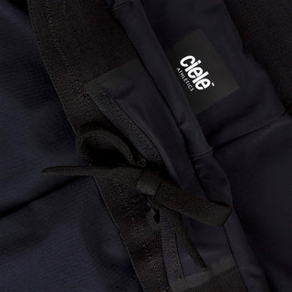 close view of the elastic waistband on the ciele athletics DLYShort 4 inch with a long brief in shadowcast color