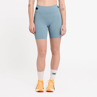 Model_Text: model is 5'6" and wears a small