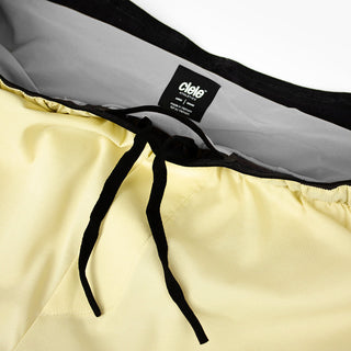 close view of the elastic waistband on the ciele athletics DLYShort 5 inch with a long brief in glade color