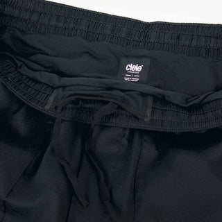 close view of the waistband of the ciele athletics ATShort 5 inch with liner short in shadowcast color