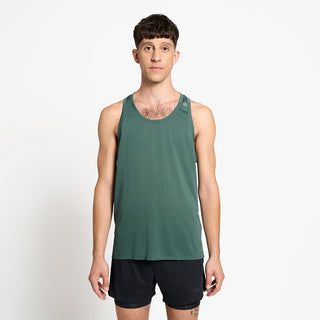 front view of ciele athletics FSTSinglet lightweight and performance driven singlet in silver pine on a model