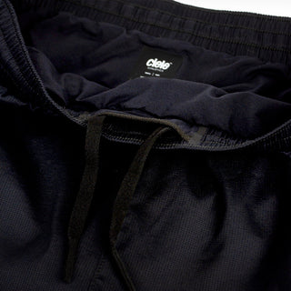 close view of the waistband of the ciele athletics ATShort 4 inch with liner short in shadowcast color