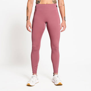 front view of ciele athletics FSTTight running tight in deco rose on a model