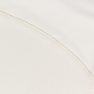 close view of the breathable fabrics on the ciele athletics DLYTSinglet lightweight and performance driven singlet in rainy day